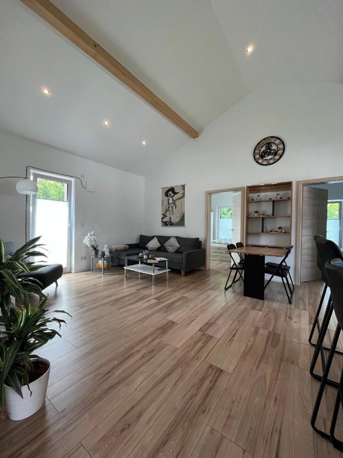 Ferienwohnung "Moseltraum" Ensch エクステリア 写真